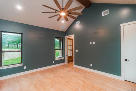 104 Reserve Court La Vernia TX 78121