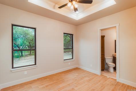 104 Reserve Court La Vernia TX 78121