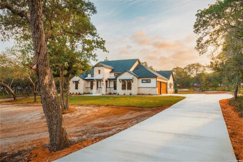 104 Reserve Court La Vernia TX 78121