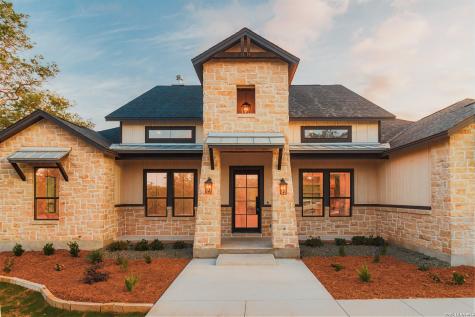 104 Reserve Court La Vernia TX 78121