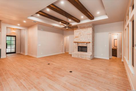104 Reserve Court La Vernia TX 78121