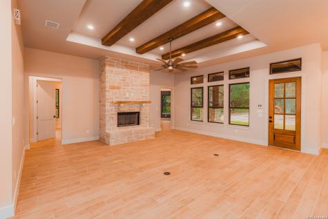 104 Reserve Court La Vernia TX 78121