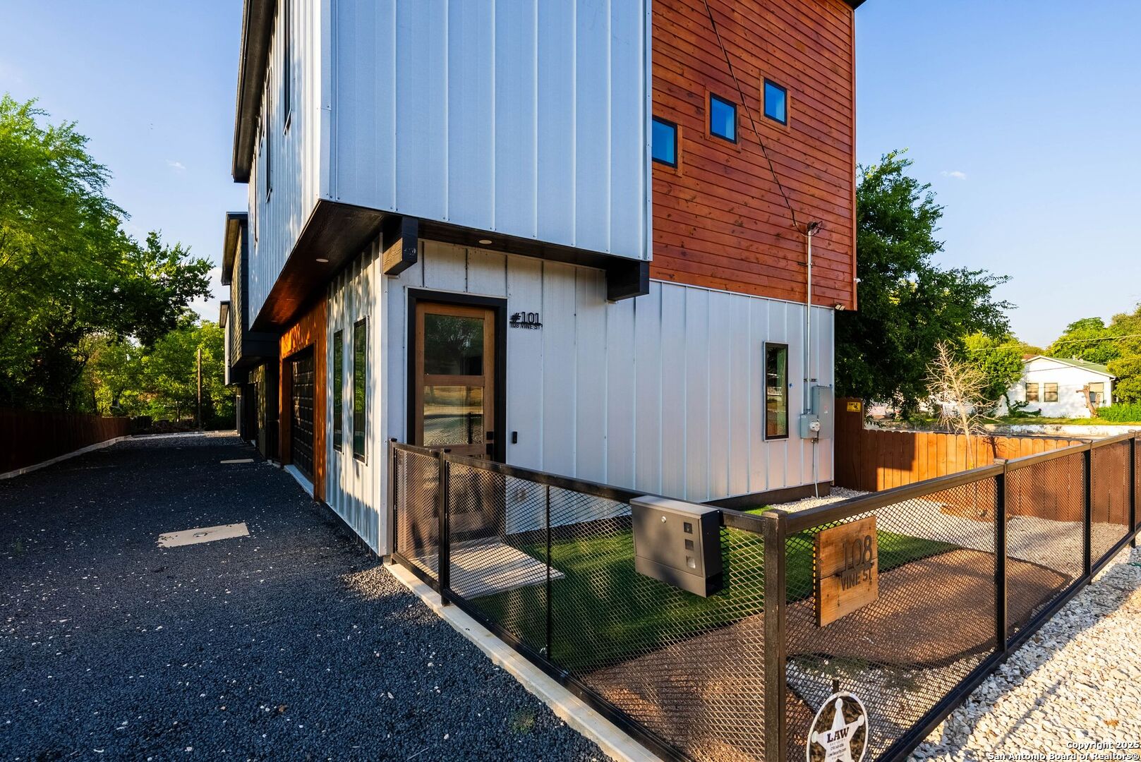 108 Vine Street #101 San Antonio TX 78210
