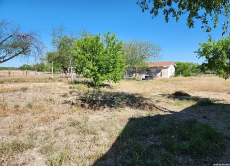 506-600 N Cotulla Carrizo Springs TX 78834