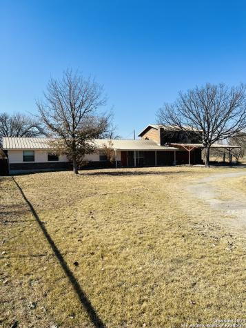 210 Barnes Road Uvalde TX 78801