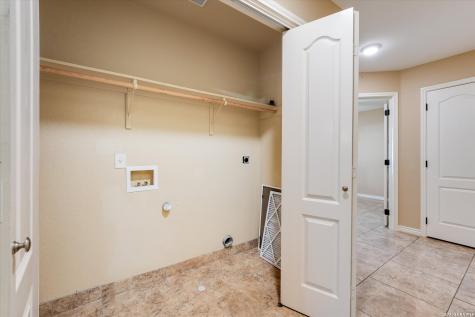 1023 3rd Street Floresville TX 78114