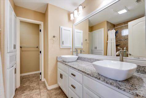 1023 3rd Street Floresville TX 78114