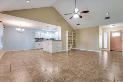 1023 3rd Street Floresville TX 78114