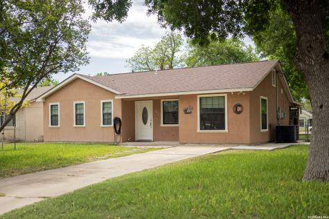 501 Perez Street Uvalde TX 78801
