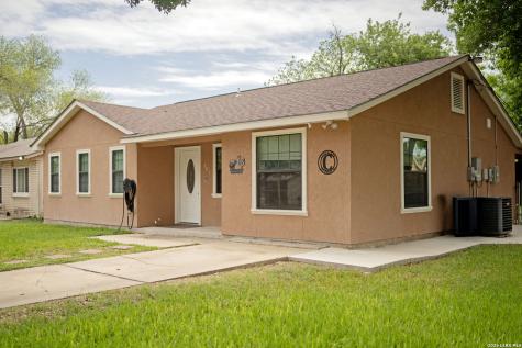 501 Perez Street Uvalde TX 78801
