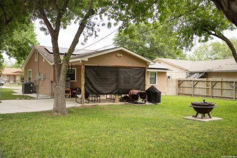 501 Perez Street Uvalde TX 78801