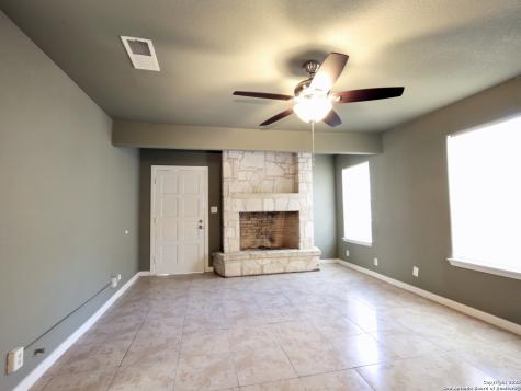 1330 Fenfield San Antonio TX 78211