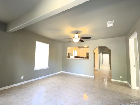 1330 Fenfield San Antonio TX 78211