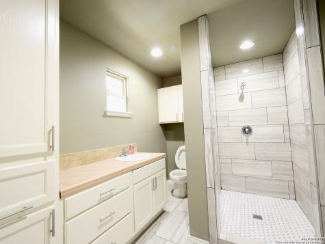 1330 Fenfield San Antonio TX 78211