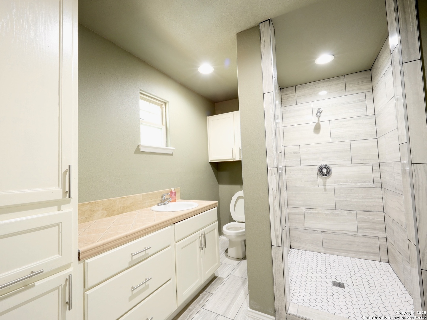 1330 Fenfield San Antonio TX 78211