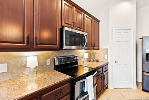 2978 Palomino Pass Seguin TX 78155
