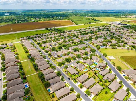 2978 Palomino Pass Seguin TX 78155