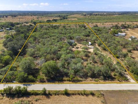 695 Fox Trotter Road Seguin TX 78155