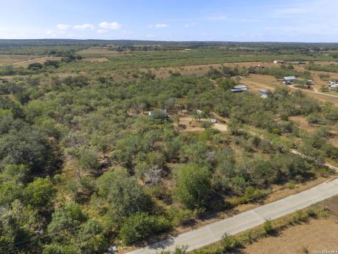 695 Fox Trotter Road Seguin TX 78155