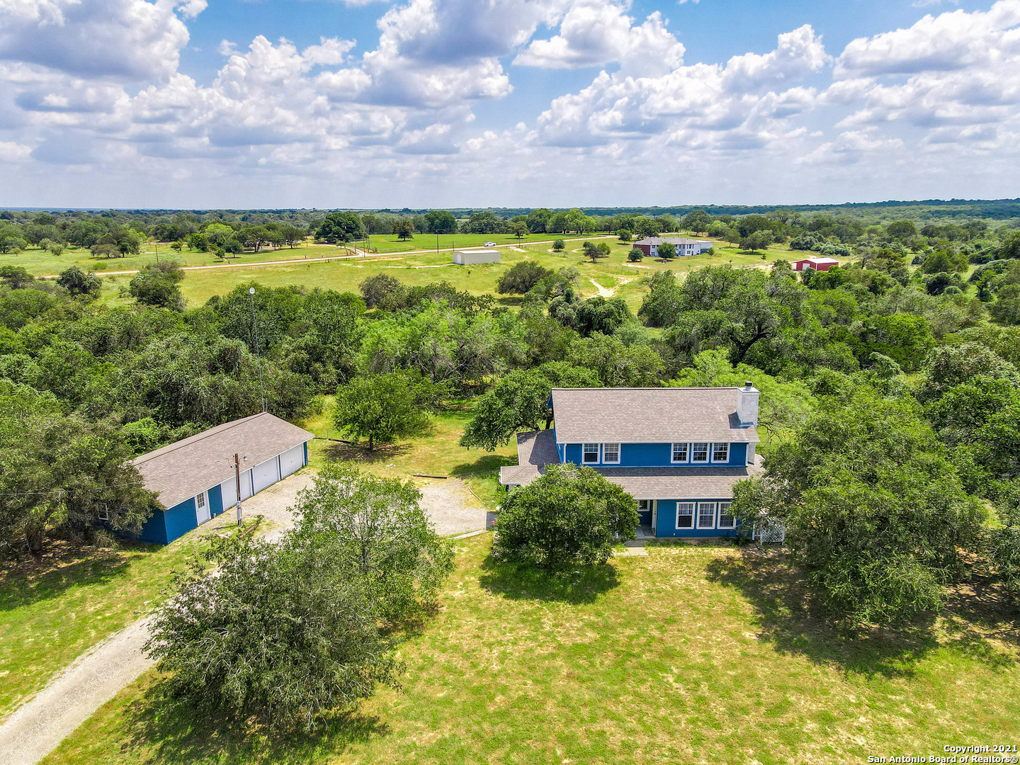 330 Broken Arrow Floresville TX 78114