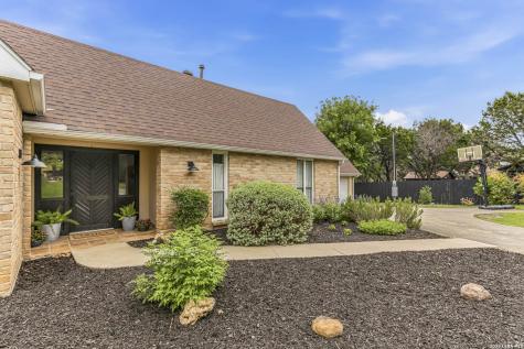 8433 Oak Thicket San Antonio TX 78255