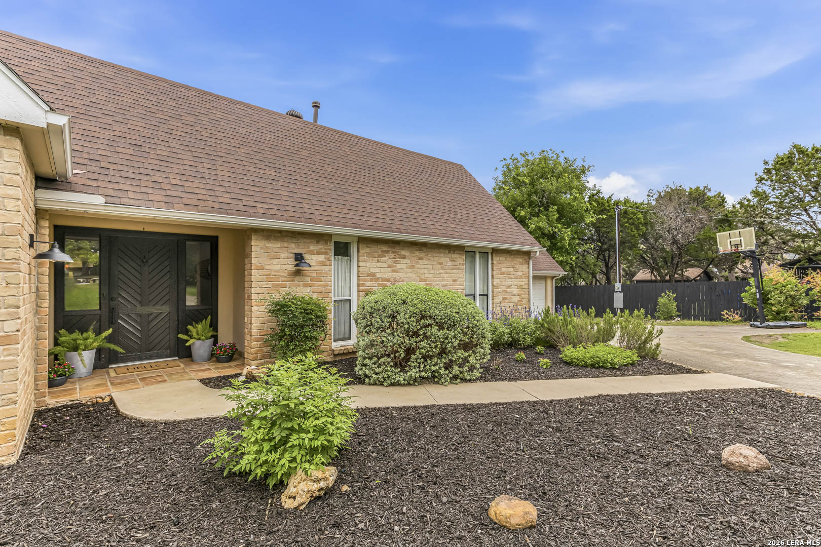 8433 Oak Thicket San Antonio TX 78255