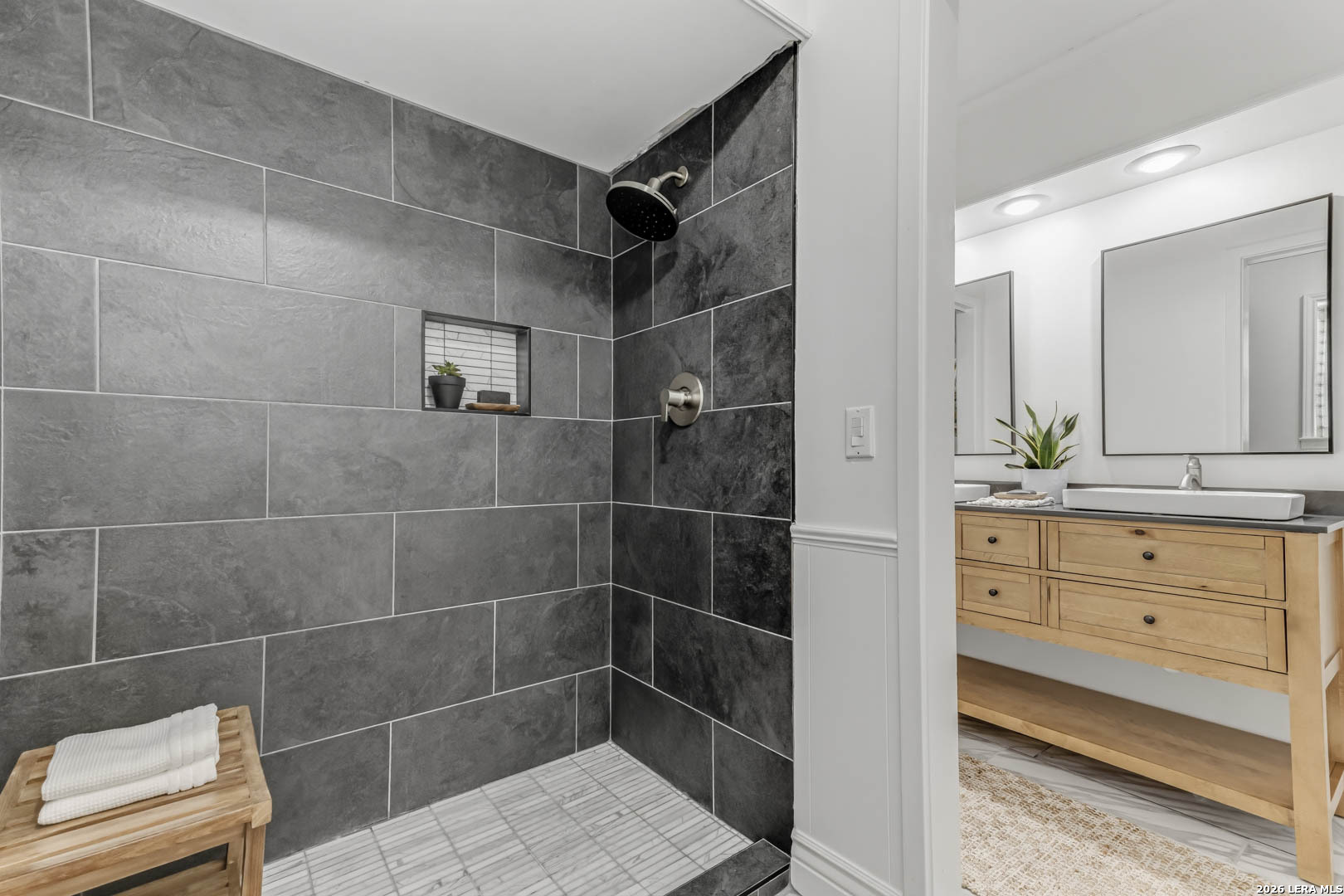 8433 Oak Thicket San Antonio TX 78255