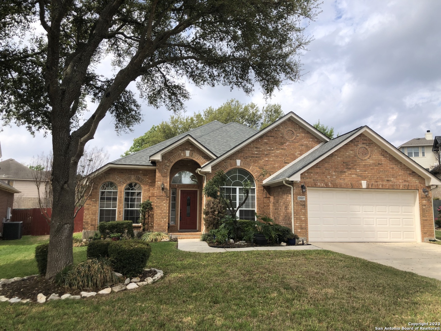 19507 Mill Oak San Antonio TX 78258