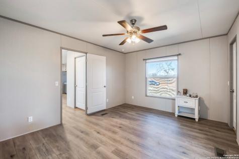985 County Road 307 Jourdanton TX 78026
