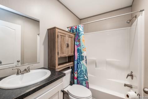 985 County Road 307 Jourdanton TX 78026