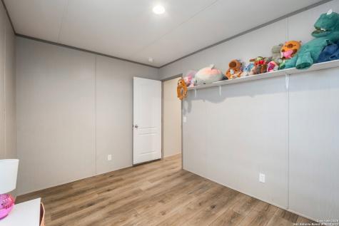 985 County Road 307 Jourdanton TX 78026