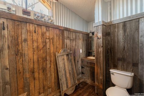 985 County Road 307 Jourdanton TX 78026