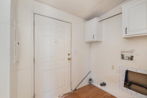 985 County Road 307 Jourdanton TX 78026