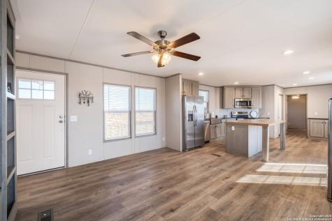 985 County Road 307 Jourdanton TX 78026