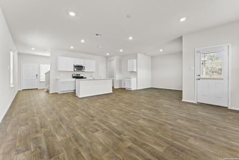 124 Pigeon Green San Antonio TX 78253
