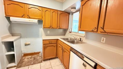 122 Newport San Antonio TX 78218
