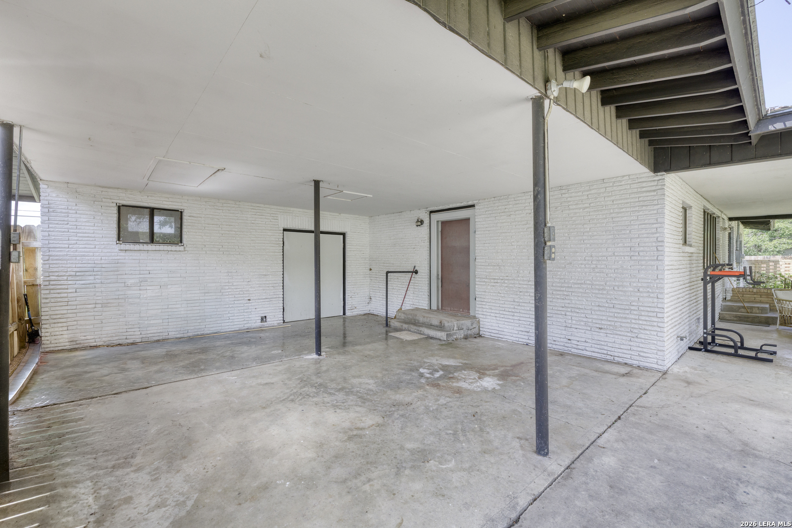 1019 E Leona Road Uvalde TX 78801