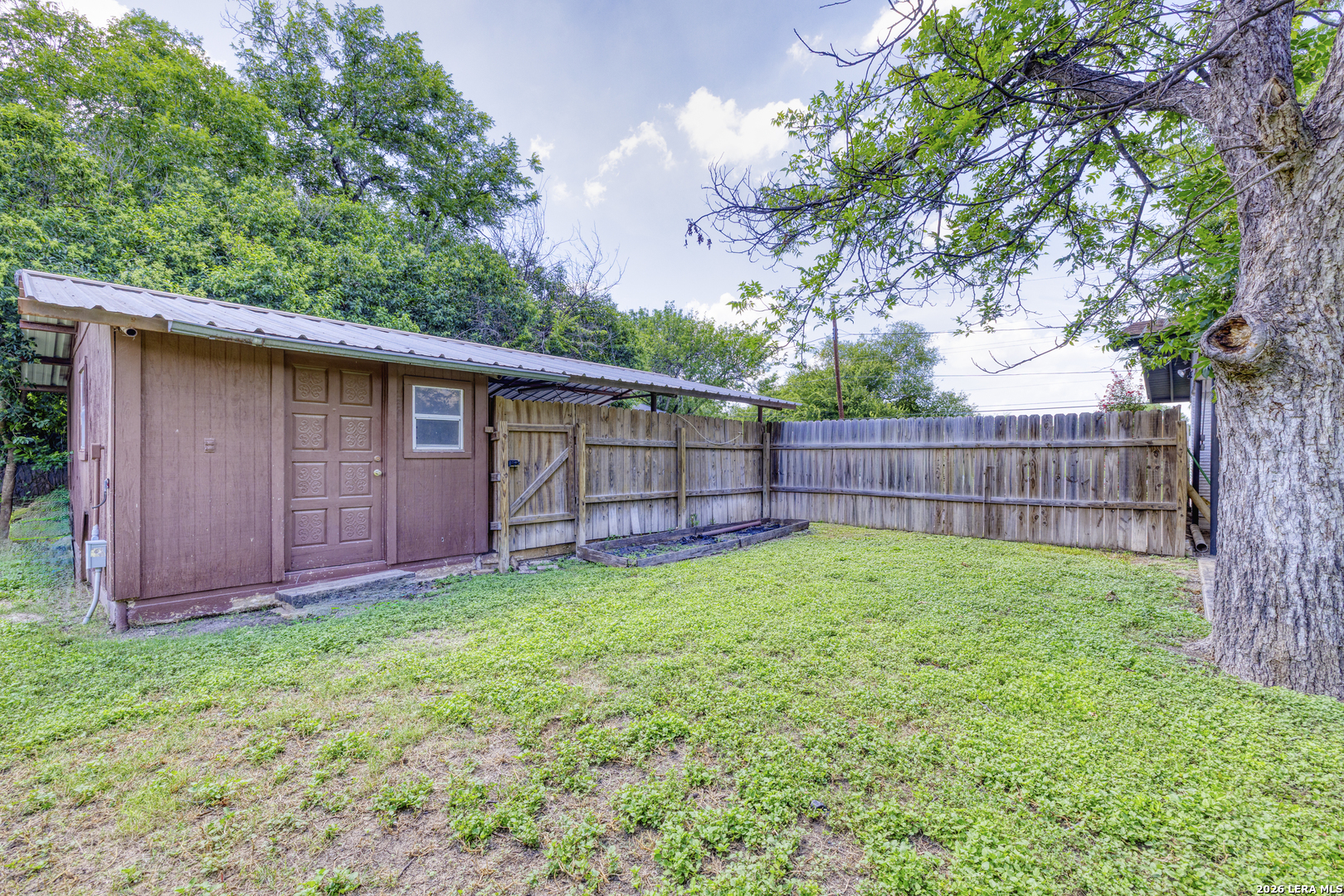 1019 E Leona Road Uvalde TX 78801