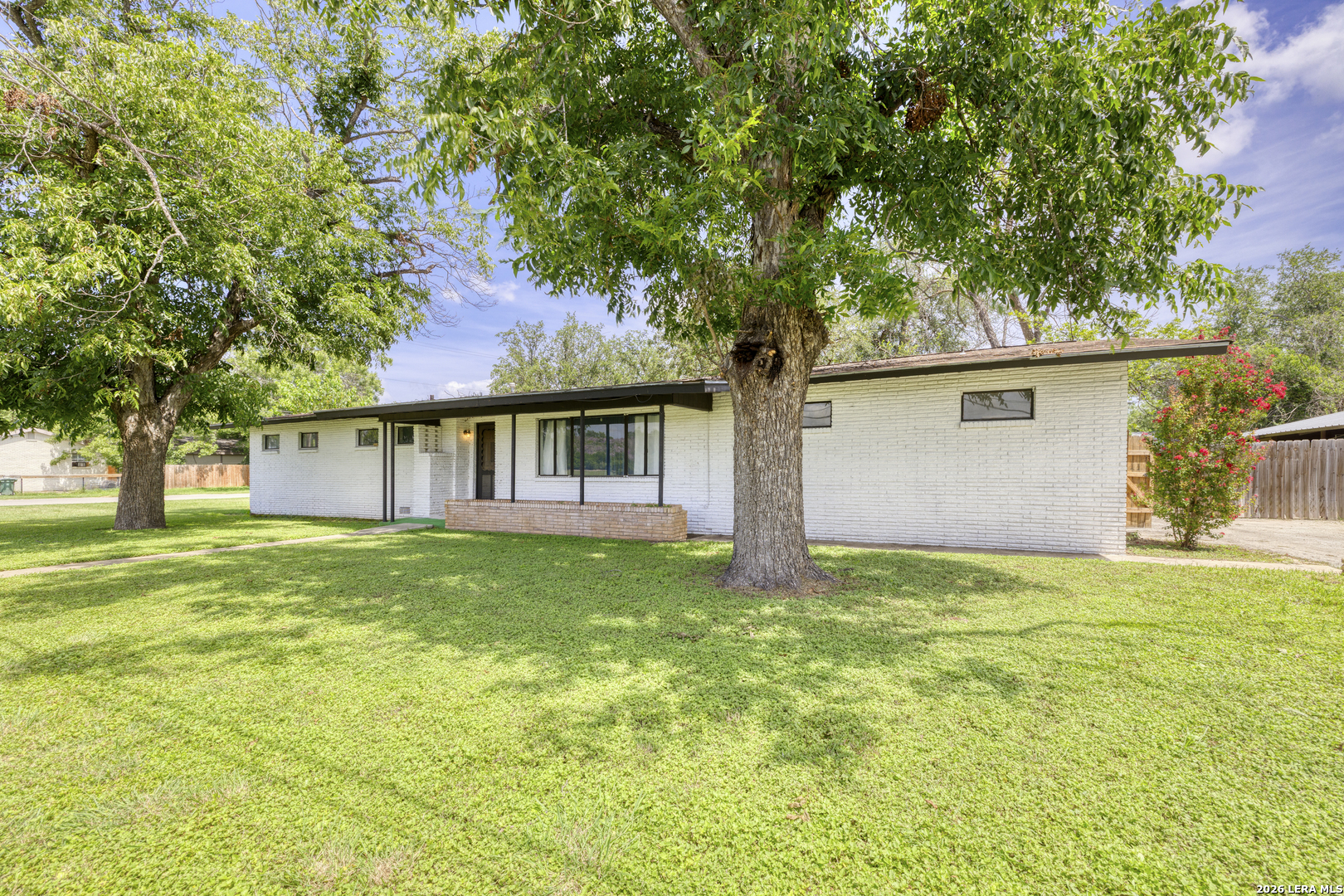 1019 E Leona Road Uvalde TX 78801