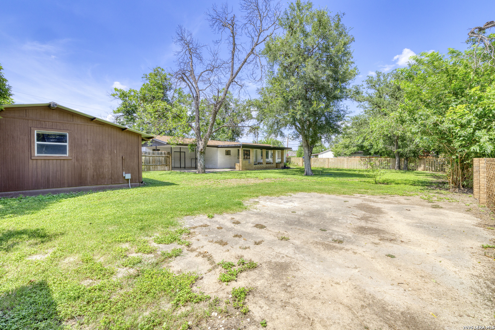 1019 E Leona Road Uvalde TX 78801