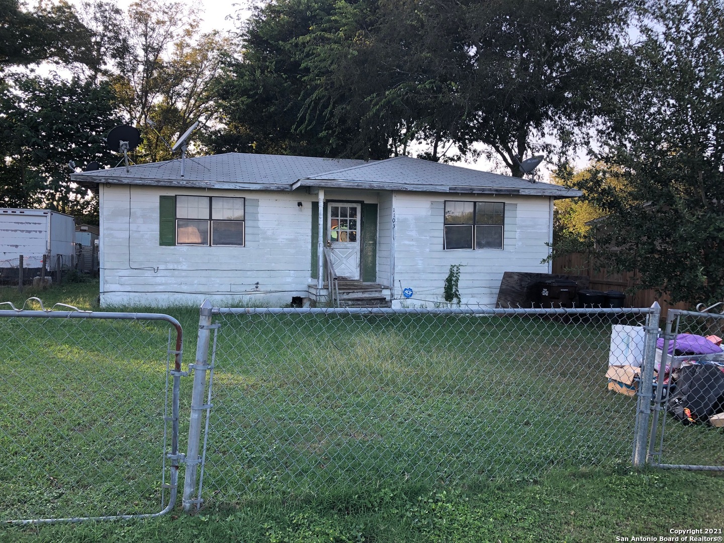 1103 Hough Adkins TX 78101