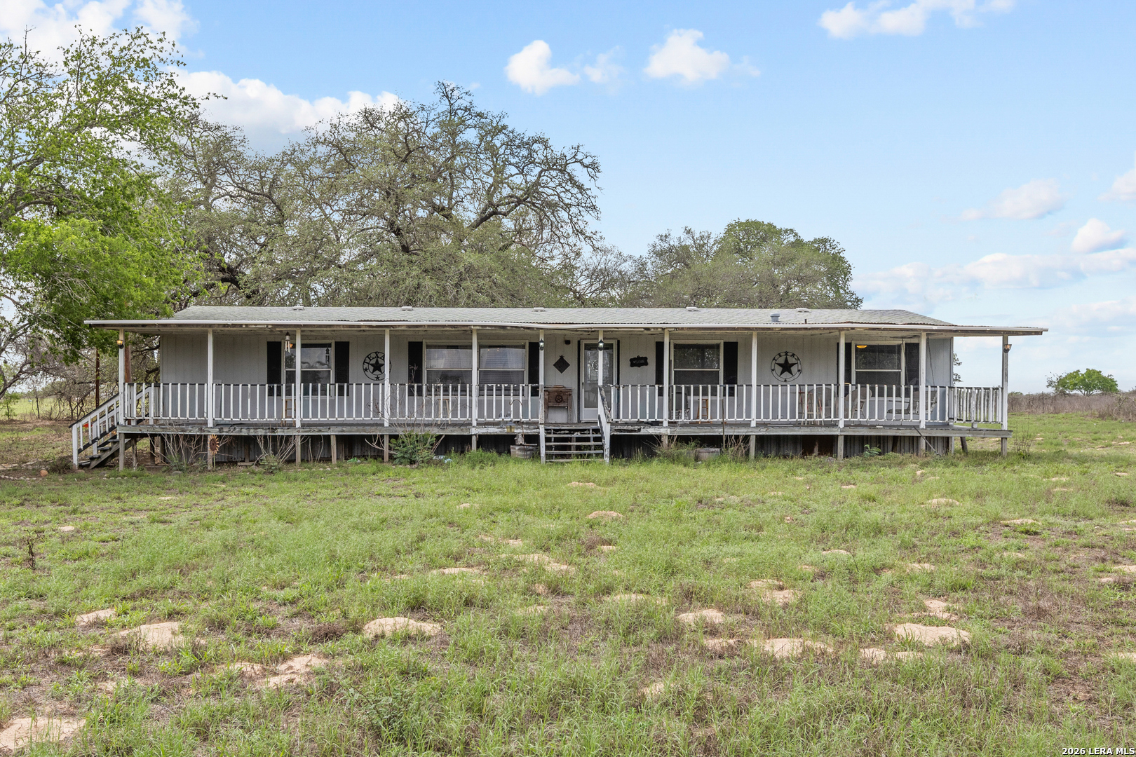 157 County Road 157 Floresville TX 78114