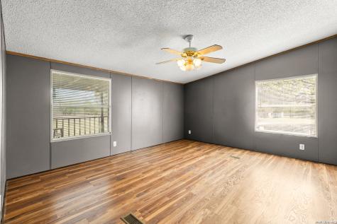 157 County Road 157 Floresville TX 78114