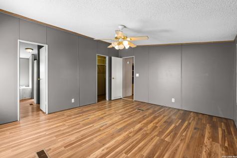 157 County Road 157 Floresville TX 78114