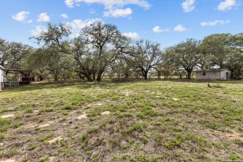 157 County Road 157 Floresville TX 78114
