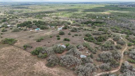 157 County Road 157 Floresville TX 78114