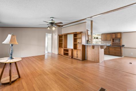 157 County Road 157 Floresville TX 78114