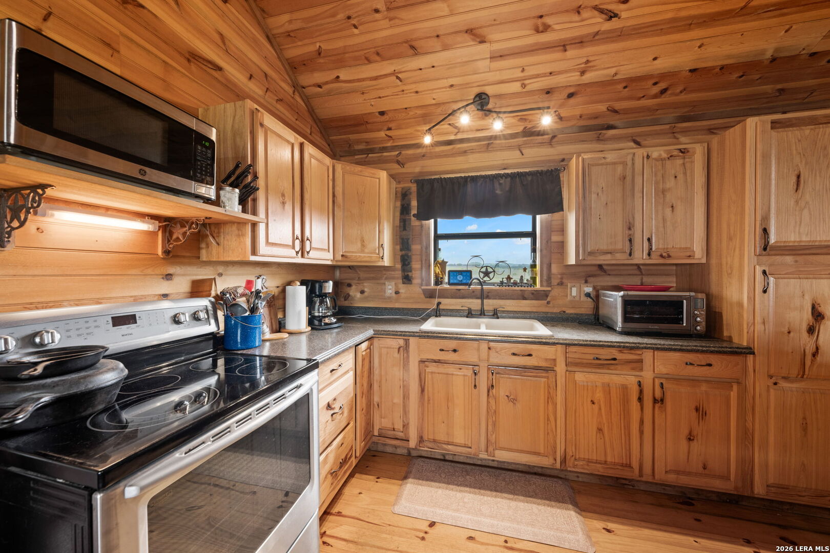 1653 Gellermann Fredericksburg TX 78624