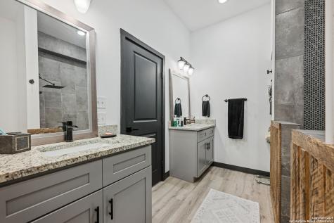 144 County Road 7725 Natalia TX 78059