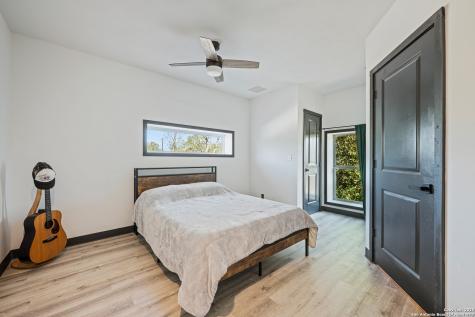 144 County Road 7725 Natalia TX 78059